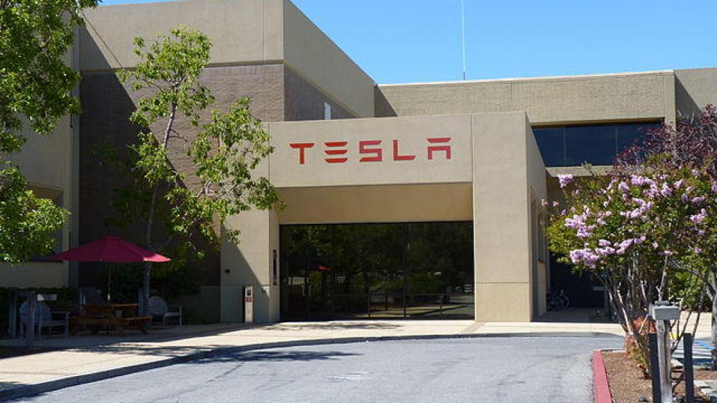 Tesla вдига завод за батерии в Невада