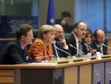 Меркел иска ЕС незабавно да активира санкциите