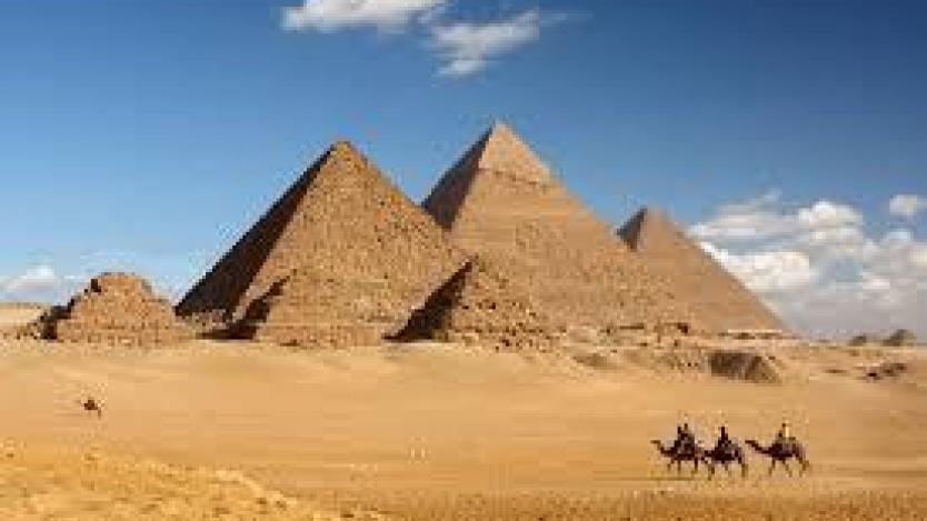 Google закачи и египетските пирамиди към Street View