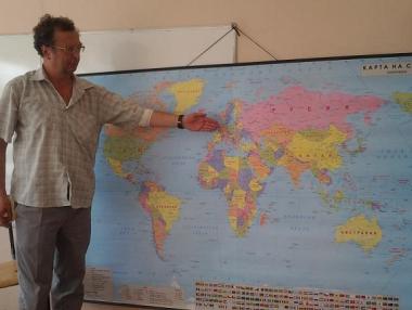 Учителите трябва да имат повече свобода