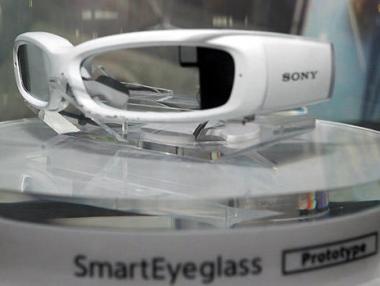 Sony пуска умни очила през март