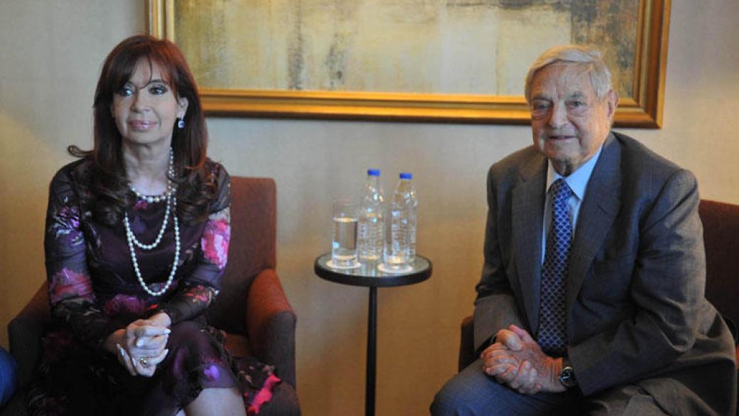 Аржентинският президент обсъди с Дж. Сорос дълга на страната