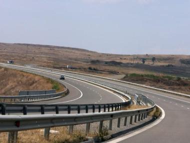 Замразяват строежа на 