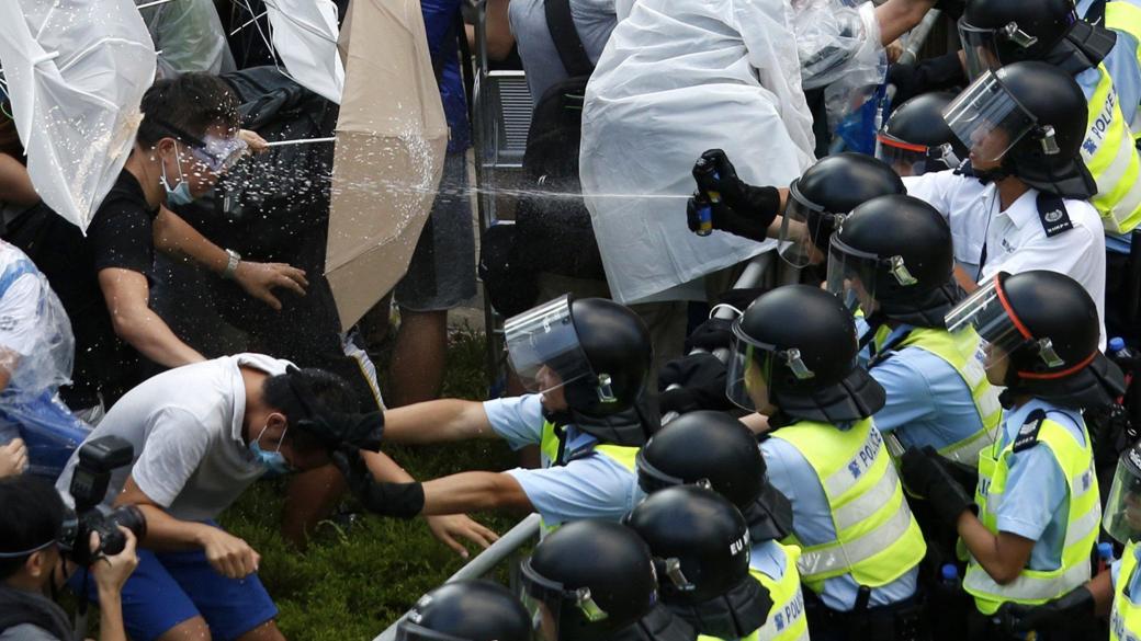 Пекин блокира Instagram заради протестите в Хонконг
