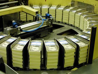 Доларът показа слабост след спада на американските облигации