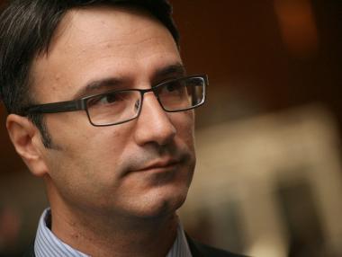 Съдът и регулаторите правят несигурен икономическия живот