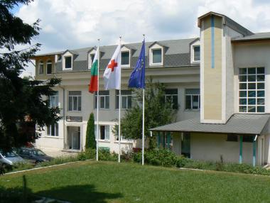 БЧК раздава ваучери на пострадалите от наводненията