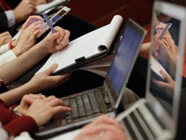 Глобиха медия за обявяване на изборни резултати