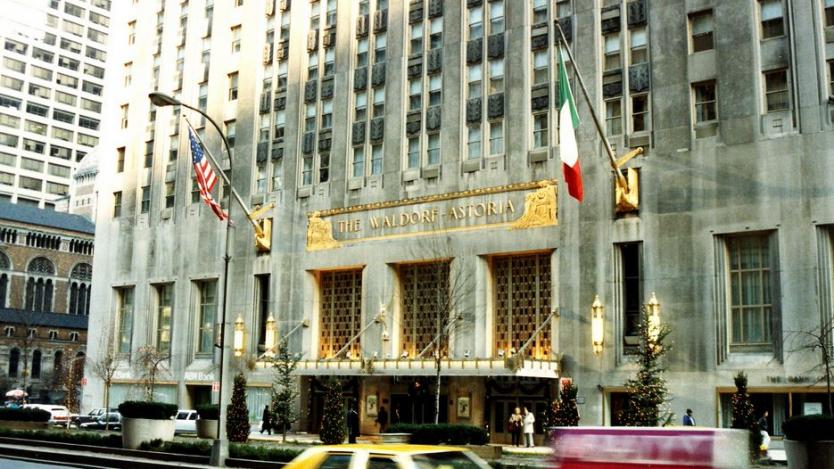 Китайци купуват легендарния хотел Waldorf-Astoria