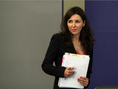 Размразяват до месец спрените европари