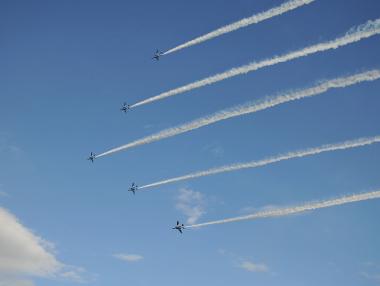 Два часа без полети заради авиошоу над София