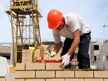 Всеки четвърти българин не е квалифициран за работата си