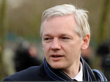 Джулиан Асандж ще прави модна линия облекла