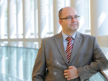 Служебният кабинет урежда Метин Казак от ДПС за посланик в Катар