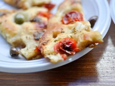 Българите изхвърлят 700 млн. кг храна на година