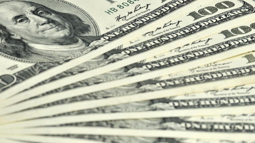 Доларът се възстанови след силните данни за САЩ
