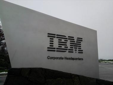 IBM поевтиня рязко след корекция във финансовите прогнози