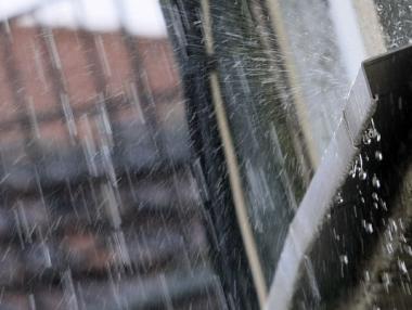 Червени кодове за високи речни води в страната