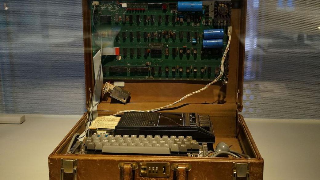 Продадоха един от първите „Apple-1“ за $905 000