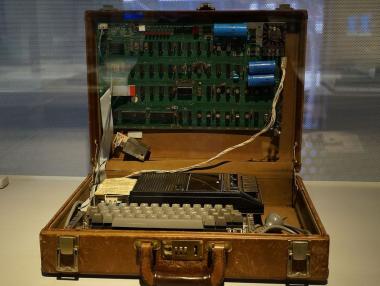 Продадоха един от първите „Apple-1“ за $905 000