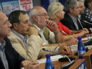 Стабилно правителство поискаха бизнес и синдикати