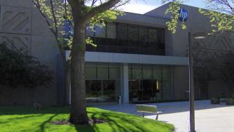 Hewlett-Packard продава бизнеса в Китай заради кибервойнaта със САЩ