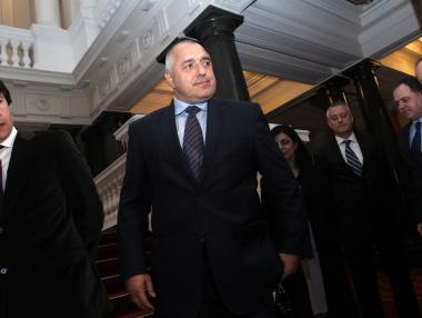 „Бомбата цъка“