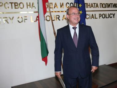 Христосков прогнозира ръст на пенсиите с 2.4%