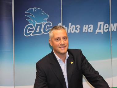 „Имам самочувствието и опита за икономически министър“