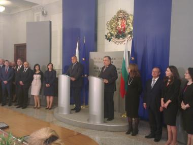 Близнашки предаде властта на Борисов