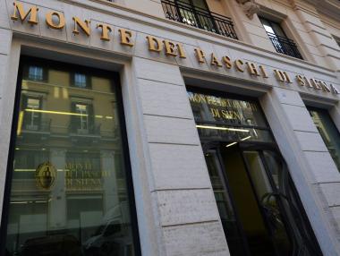 Най-старата банка в света обявена за продан