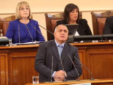 Премиерът: Ако излязат пак на Орлов мост, няма да има пенсии и европари