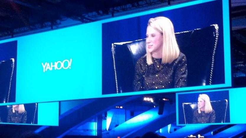 Инвеститори в Yahoo искат сливане с AOL