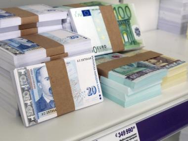 Българите зад граница са изпратили с 1/3 по-малко преводи