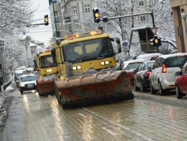 Пътната агенция с 50 снегорина гарантира почистени проходи