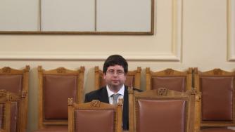 Гласът на ДПС за плоския данък спасил кабинета