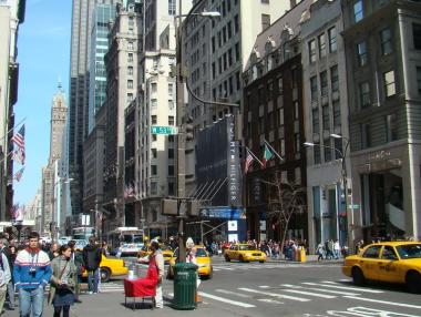 Пето авеню е най-скъпата търговска улица в света