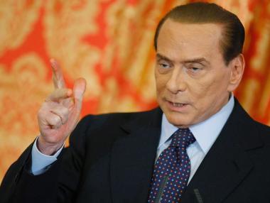 Бурлускони поиска отделна валута в Италия, паралелно с еврото