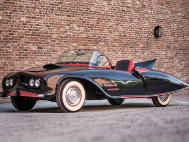 Продават на търг първия Батмобил в света