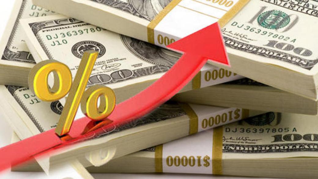 Доларът с 2,7-годишен връх срещу еврото и йената