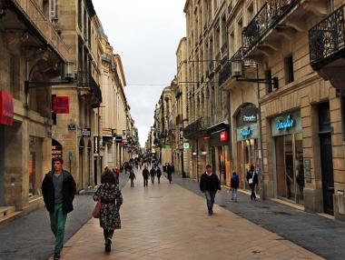 Франция иска магазините да работят в неделя