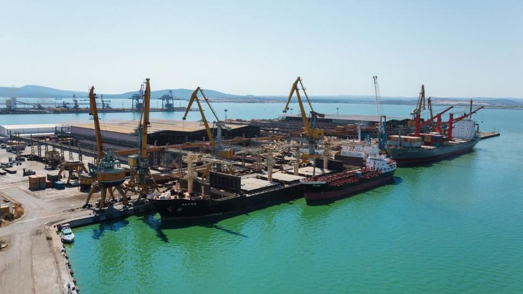 Пристанище Бургас с дневен рекорд за обработени товари
