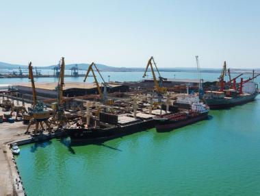 Пристанище Бургас с дневен рекорд за обработени товари