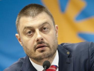 Бареков се отрече от собствената си парламентарна група