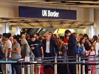 Великобритания готви нови мерки срещу имиграцията