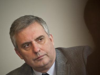 Държавата въвежда ваучери за гледане на дете и домашен майстор