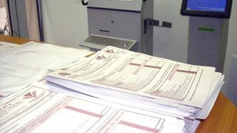 Подадоха първата данъчна декларация след полунощ