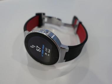 Alcatel пуска евтин умен часовник