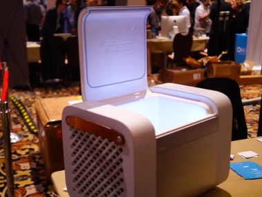 Вградиха тонколони в хладилна чанта за бира