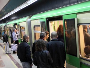 Авария на водопровод наруши движението на метрото в София (обновена)